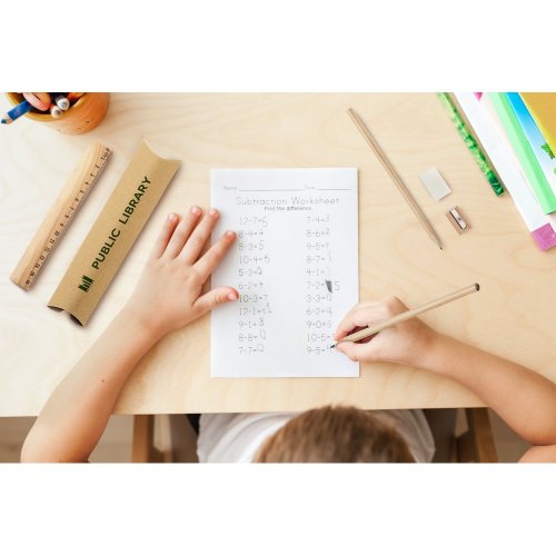 RHOMBUS. Školní psací souprava: pravítko, tužka, guma a ořezávátko