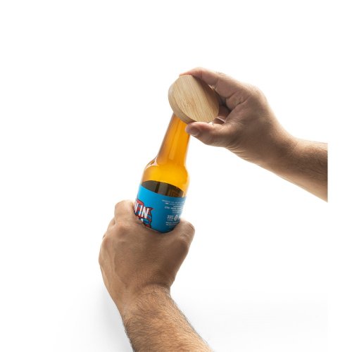 AMCHUR. Podtácka z bambusu s otváračom na fľaše - Typ potlače a počet farieb: Gravírovanie laserom, 1 farba, Umiestnenie a max. veľkosť potlače: Spodná záložka, 55 x 55, Počet kusov: 20